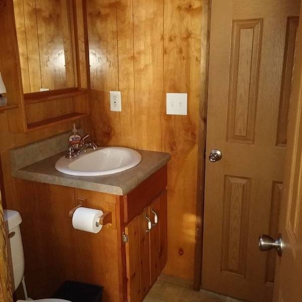 river run cottage bathroom interior